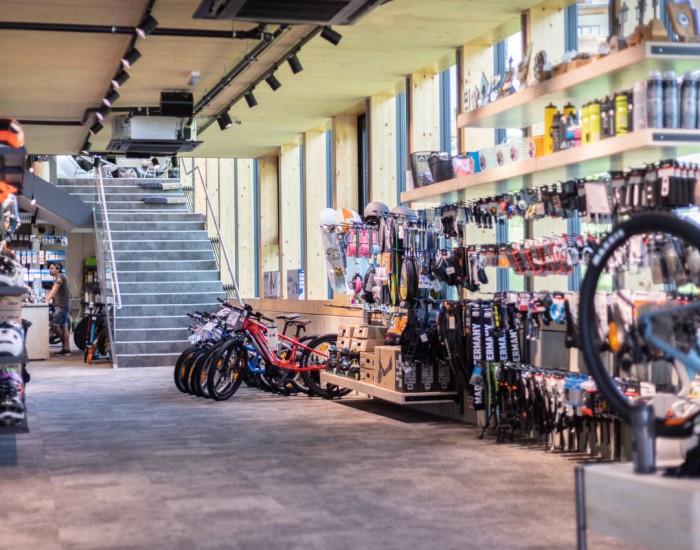 Bikes bei Intersport Lackner Flagshipstore in Großarl