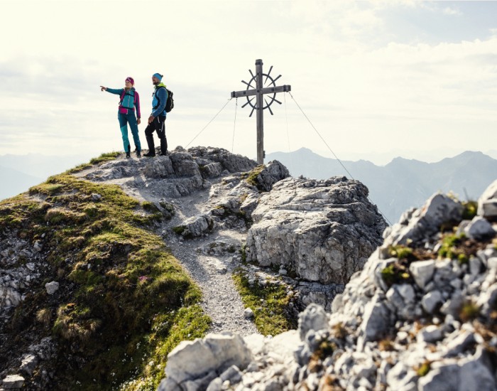 Wanderurlaub mit idealer Wanderausrüstung © Intersport