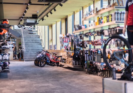 Räder bei Intersport Lackner