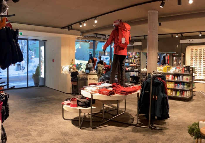 Wanderkleidung von Intersport Lackner